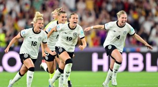 Nach Elfer-Drama: DFB-Frauen kämpfen sich ins Halbfinale