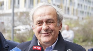 Einbrecher erbeuten bei Platini Medaillen und Trophäen