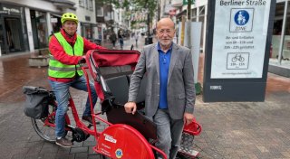 Streit um Verbot für Rentner-Rikschas in der Gütersloher Fußgängerzone