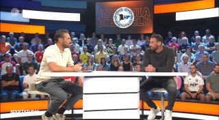 Einen unten, keinen oben: So präsentierte sich Arminia-Trainer Kniat im ZDF-Sportstudio