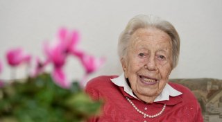 Bielefelderin feiert 100. Geburtstag - und gibt der Jugend Tipps