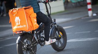 Lieferando baut rund 2.000 Fahrerstellen ab