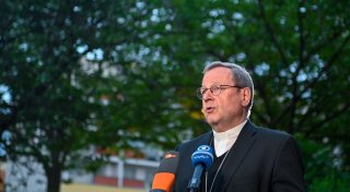 Bätzing reagiert gelassen auf Papst-Äußerungen
