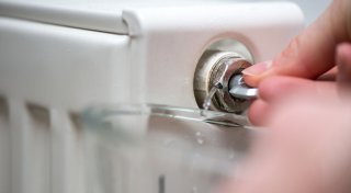 Vor dem Heizen: Entlüften und Druck prüfen