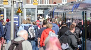 Züge nach Sylt können fast vier Stunden lang nicht fahren - Urlauber sitzen fest