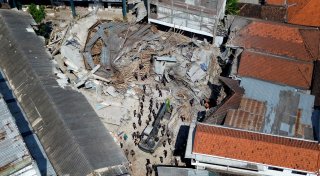 Zahl der Toten nach Schuleinsturz in Indonesien steigt