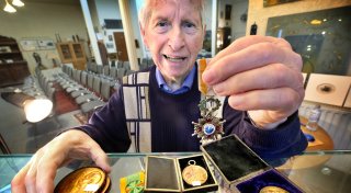 Heikle Funde in Gütersloh: Große Nachfrage nach umstrittenen Gegenständen