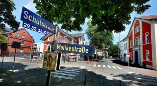 Täglich Stau in Güterslohs Innenstadt: Kommt jetzt ein temporäres Auto-Verbot?
