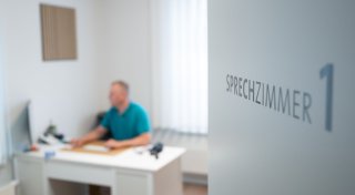 Chef des Hausärzteverbands: „Das Primärarztsystem ist keine Überweisungsmaschine“