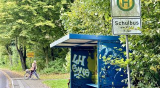 Bielefelder erkennt Vermissten und ruft die Polizei - die lässt sich Zeit