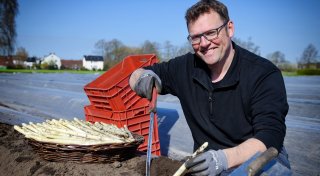 Saisonstart in Bielefeld: Das kostet jetzt der erste heimische Spargel