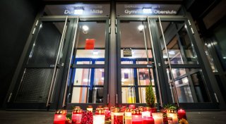 Todesfahrerin aus Toskana sagt aus - Trauer in Duisburg