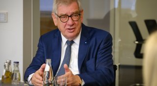 NRW-Unternehmerchef warnt: Sondervermögen darf kein Blankoscheck sein
