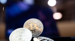 Bitcoin rutscht wieder unter 90.000 US-Dollar