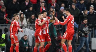 Arsenal wirkt lange nach: Bayern mühen sich zum Arbeitssieg