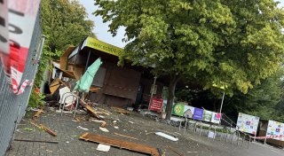 Schockmoment: Gasexplosion jagt Pommesbude des SC Bielefeld in die Luft