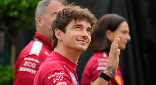 Dackel hilft Ferrari-Star Leclerc bei der Verlobung