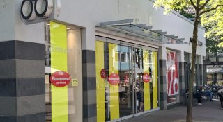 Schuhgeschäft in der Gütersloher Innenstadt schließt - Räumungsverkauf hat begonnen
