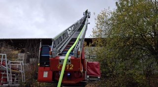 Brand in Spenger Industriegebiet: Feuerwehreinsatz bei Lorenz Industrietechnik