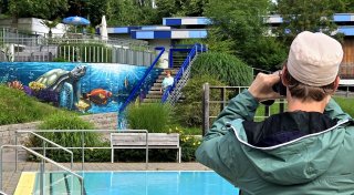 Graffiti-Hotspot in Gadderbaum: Bielefelder Freibad bekommt buntes Kunstwerk