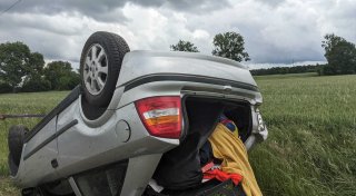 Mann und Kind haben bei Unfall auf der K8 bei Steinheim viel Glück