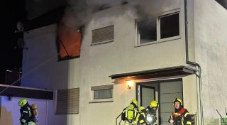 Nach lautem Knall: Wohnung in Herford in Vollbrand