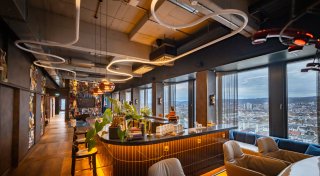 Bar im 17. Stock: So cool ist`s ganz oben im H1-Hochhaus am Bielefelder Kesselbrink