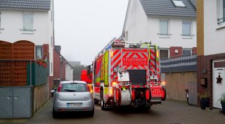 Zimmerbrand am Piepenturmweg entpuppt sich als frisch angefeuerter Ofen