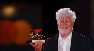Schweres Thema, leichter Film: Almodóvar gewinnt in Venedig