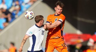 Köln holt Abwehrspieler van den Berg