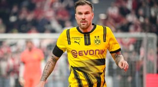 Unterschrift auf Bierdeckel: Großkreutz kickt in Landesliga