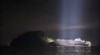 Südkoreanische Fähre mit 267 Menschen auf Grund gelaufen