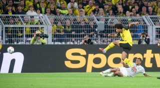 Bei Schlotterbeck-Comeback: Dortmund bezwingt Wolfsburg