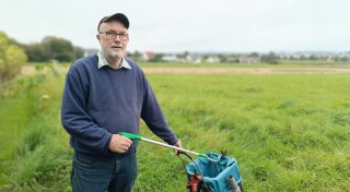 Mann aus Kirchlengern findet 75 benutzte Erwachsenen-Windeln hinter Glascontainer