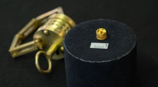 Römisches Mini-Dosenschloss aus Gold gibt Rätsel auf