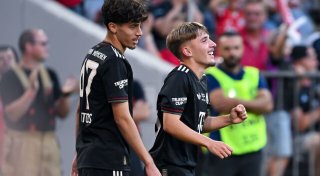 Talent und Traumtorschütze Karl verlängert bei Bayern