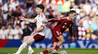 Liverpool gewinnt Topspiel - Entwarnung bei Wirtz