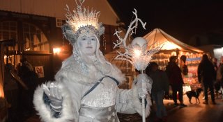 Großer Andrang in Gütersloh - Mittelalter-Weihnachtsmarkt lockt Tausende Besucher an