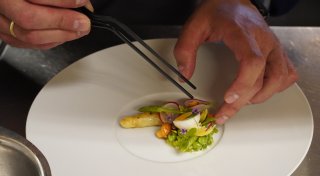 Ende der Spargelzeit: Außergewöhnliche Rezepte vom Paderborner Profikoch einfach umsetzen