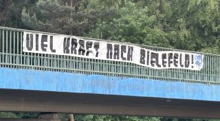 Ultras vom SC Paderborn senden emotionale Botschaft an Arminia Bielefeld