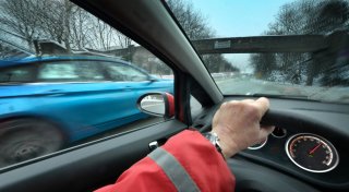 Luxuswagen an verbotenem Autorennen in Gütersloh beteiligt - Polizei verfolgt zwei Raser
