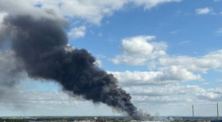 Hunderte Feuerwehrleute löschen Großbrand in Hamburg