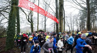 Mit vielen Fotos: Beim Häcker Silvesterlauf in Rödinghausen gibt es eine neue Bestzeit
