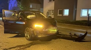 Freundin ohne Lebenszeichen im Unfallauto zurückgelassen: Bielefelder Lebensretterin berichtet