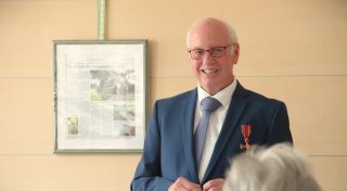 Visionär und Macher: Höxteraner erhält Bundesverdienstkreuz