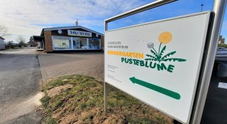 Feuerwehreinsatz in Steinheim: Kita-Kind klemmt sich in Spielgerät ein