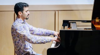 Froh über Assads Sturz: Pianist aus Damaskus kommt nach Borchen