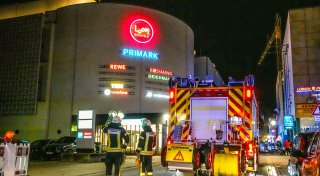 Feuer im Parkhaus: Bielefelder Einkaufscenter Loom evakuiert