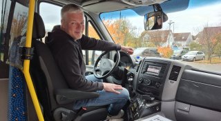 SWR-Radiomoderator arbeitet bei Heimaturlauben als Busfahrer in Enger