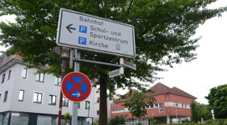 Ein halbes Jahr nach Schließung: Hinweisschilder zum Krankenhaus Rahden endlich entfernt
